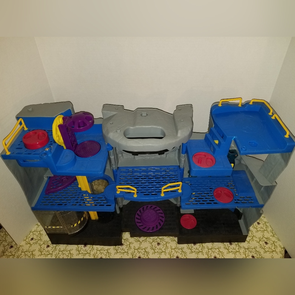 Vintage Fisher Price DC Comics Batman Batcave Playset - Picture 3 of 7